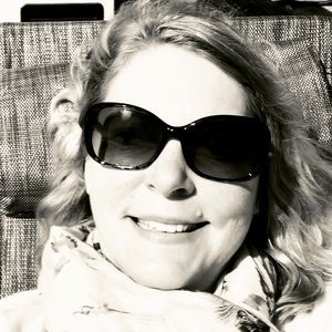 Meet your Posher, Lorraine